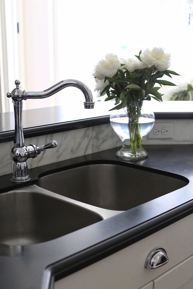 Honed granite Countertop with stainless steel sink and polished nickel faucet. Kitchen Honed granite Countertop with stainless steel sink and polished nickel faucet #Honedgranite #Countertop #stainlesssteelsink #polishednickelfaucet Home Bunch's Beautiful Homes of Instagram @cambridgehomecompany