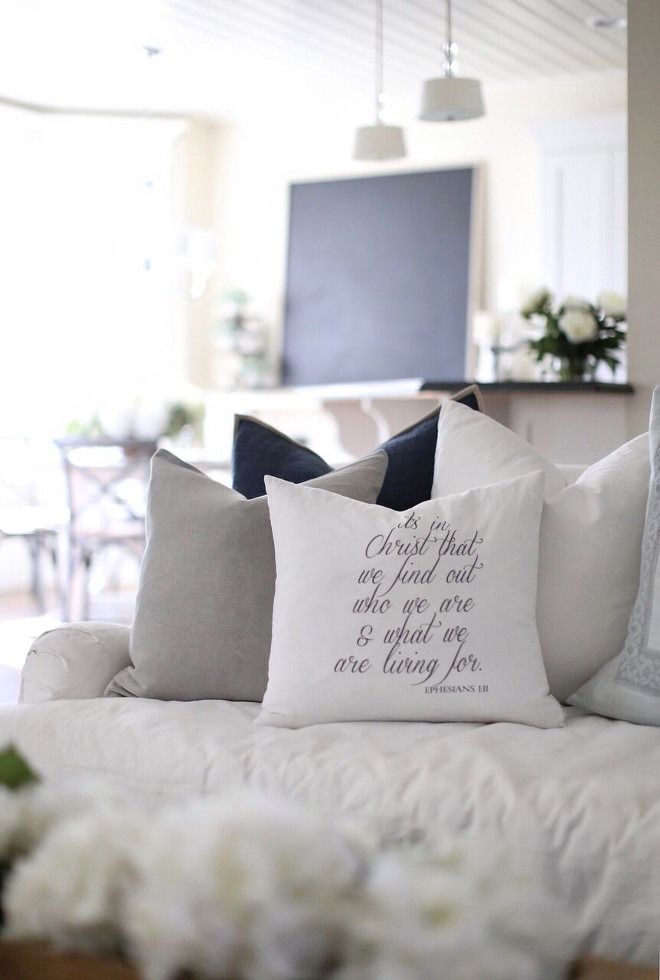 Pillows. Home Bunch's Beautiful Homes of Instagram @cambridgehomecompany