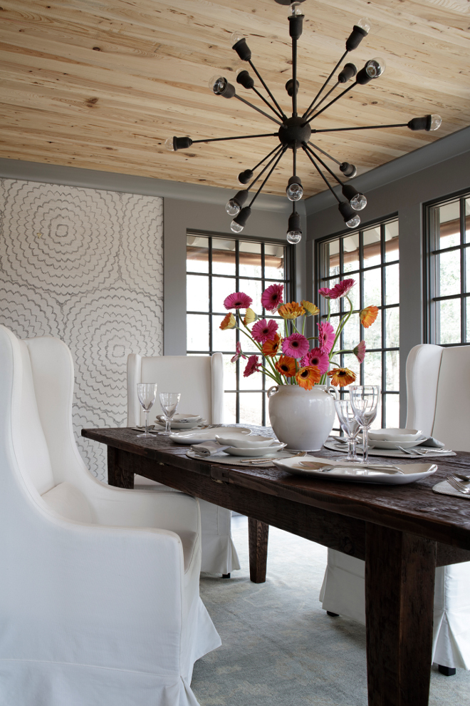 Schumacher’s Feather Bloom Grasscloth Wallpaper. Dining room features Schumacher’s Feather Bloom Grasscloth Wallpaper. Schumacher’s Feather Bloom Grasscloth Wallpaper #Schumacher #FeatherBloomGrasscloth #Wallpaper Christopher Architecture & Interiors