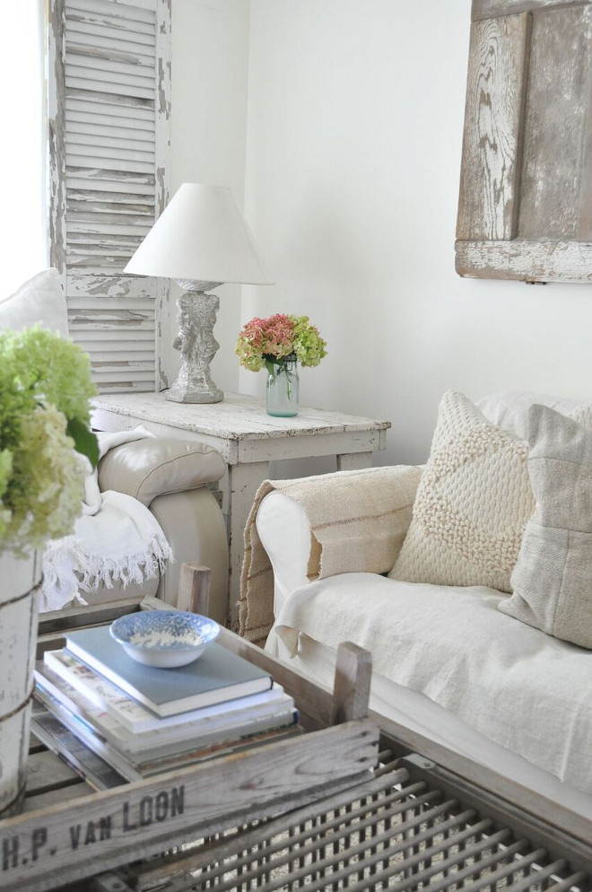 White farmhouse living room with distressed wood decor. White farmhouse living room with distressed wood decor. White farmhouse living room with distressed wood decor. White farmhouse living room with distressed wood decor #Whitefarmhouselivingroom #farmhouselivingroom #distressedwood #distressedwooddecor Home Bunch's Beautiful Homes of Instagram @becky.cunningham.home