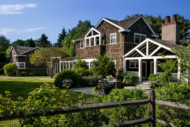 East Hampton new traditional shingle home. East Hampton new traditional shingle home exterior #EastHampton #newtraditional #shinglehome #exterior Chango & Co.