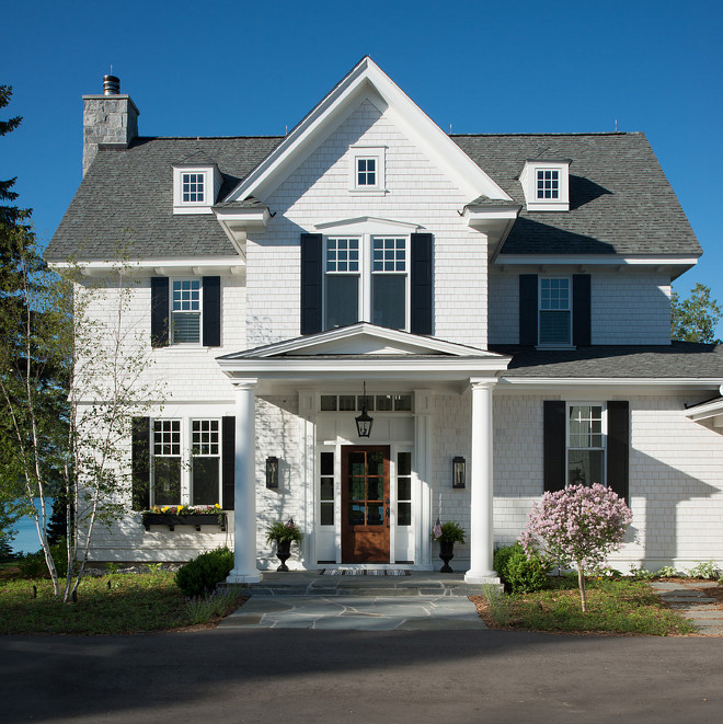 Benjamin Moore Cloud White OC-30 Exterior Paint Color. White exterior Benjamin Moore Exterior Paint Color #Benjaminmoorecloudwhite #exterior #paintcolor Bestbenjaminmoore #paintcolors