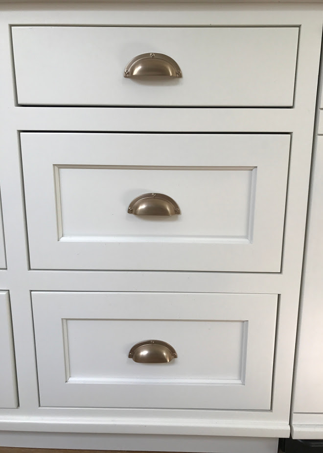 Cabinet Pulls. Kitchen cabinet pulls. Cabinet Pulls are Atlas Homewares A818-CM Successi Bin Cup Pull, Champagne Finish. . Kitchen cabinet pulls #CabinetPulls #Kitchencabinetpulls Home Bunch Interior Design