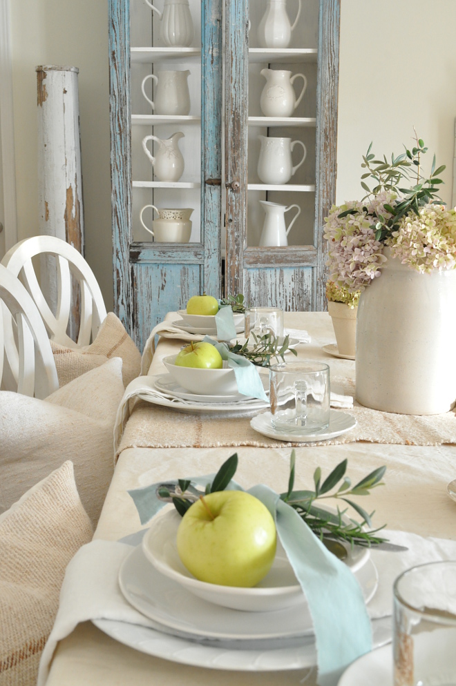 Farmhouse Tablescape. Simple and beautiful Farmhouse Tablescape. Farmhouse Tablescape. Farmhouse Tablescape #FarmhouseTablescape #Farmhouse #Tablescape @becky.cunningham.home