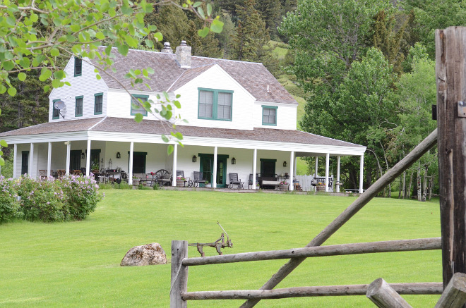 Farmhouse Wrap-around porch. Farmhouse Wrap-around porch ideas. Farmhouse Wrap-around porch plans. Farmhouse Wrap-around porch design #FarmhouseWraparoundporch #FarmhouseWraparoundporch #FarmhouseWraparoundporchideas #FarmhouseWraparoundporchplans #FarmhouseWraparoundporchplans Beautiful Homes of Instagram @SanctuaryHomeDecor