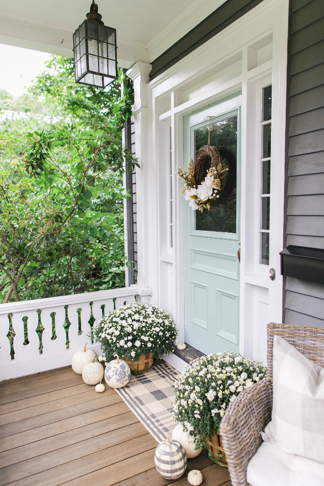 Front Door color—Benjamin Moore Catalina Blue. Exterior color—Benjamin Moore Charcoal Slate. @finding__lovely