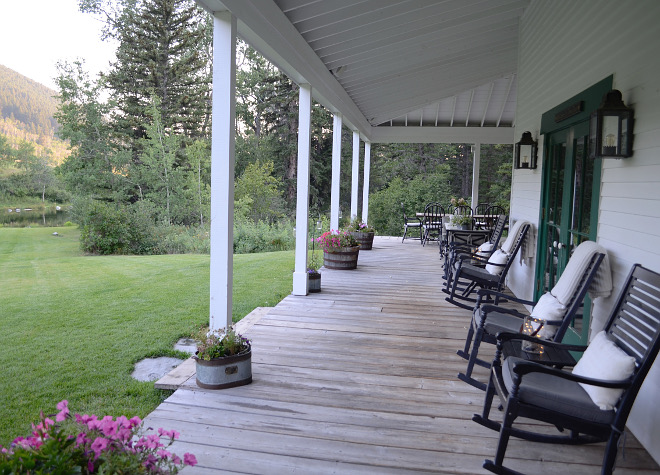 Wrap Around Porch. Farmhouse Wrap Around Porch. Wrap Around Porch farmhouse Wrap Around Porch #Farmhouse #WrapAroundPorch Beautiful Homes of Instagram @SanctuaryHomeDecor