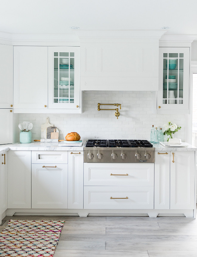 Benjamin Moore CC-20 Decorator's White. Benjamin Moore CC-20 Decorator's White Cabinet paint color Benjamin Moore CC-20 Decorator's White kitchen paint color #BenjaminMooreCC20DecoratorsWhite Simply Beautiful Eating