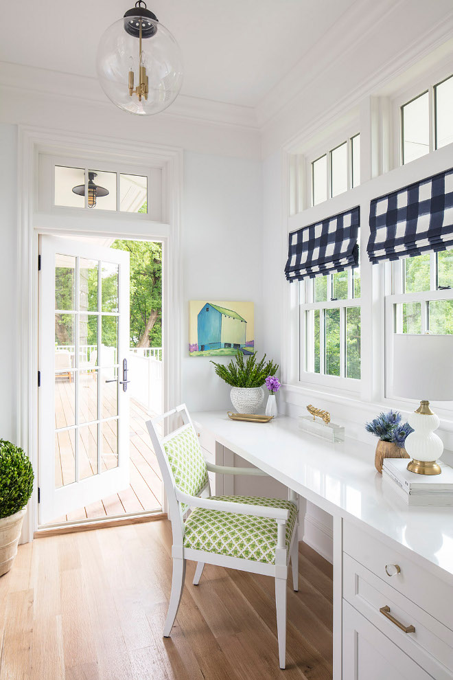 Benjamin Moore White Paint Colors. Benjamin Moore Super White. Most Popular Benjamin Moore White Paint Colors. Benjamin Moore Super White #BenjaminMooreWhitePaintColors #BenjaminMoorePaintColors #BenjaminMooreSuperWhite Martha O’Hara Interiors