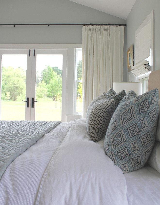 Boho Pillows. Bedroom with blue and white boho pillows #bohopillows #pillows #blueandwhite Beautiful Homes of Instagram @urban_farmhouse_build