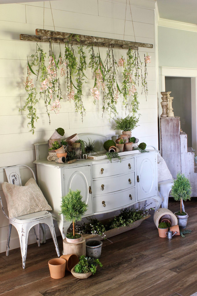 DIY Entryway with Hanging Flowers. DIY Decor DIY hanging faux flowers using vintage ladder and thread #DIY #Decor #FarmhouseDIY #DIYfarmhouse #DIYdecor Home Bunch Beautiful Homes of Instagram @cottonstem