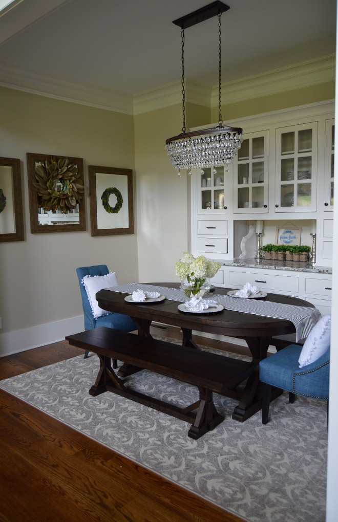 Dining room furniture. Dining room table. Dining room chairs. Dining room bench. Dining room #Diningroom Home Bunch Beautiful Homes of Instagram @mygeorgiahouse