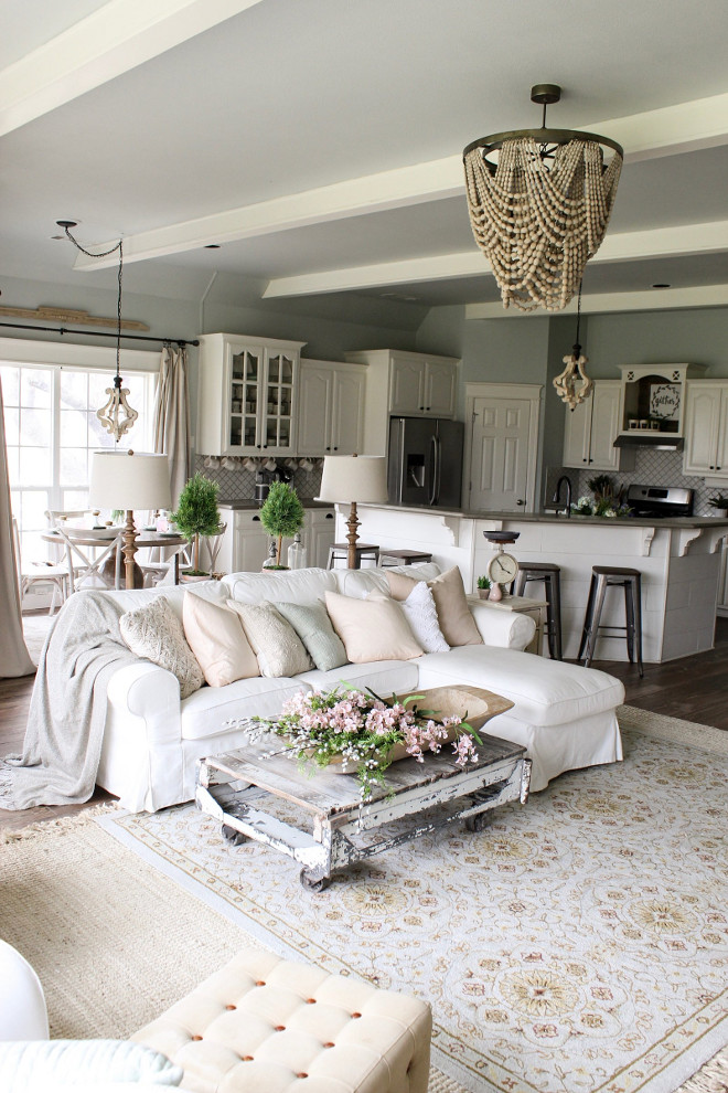 Farmhouse Living room. Farmhouse living room with slipcovered sofa #farmhouse #livingroom #slipcoveredsofa Home Bunch Beautiful Homes of Instagram @cottonstem