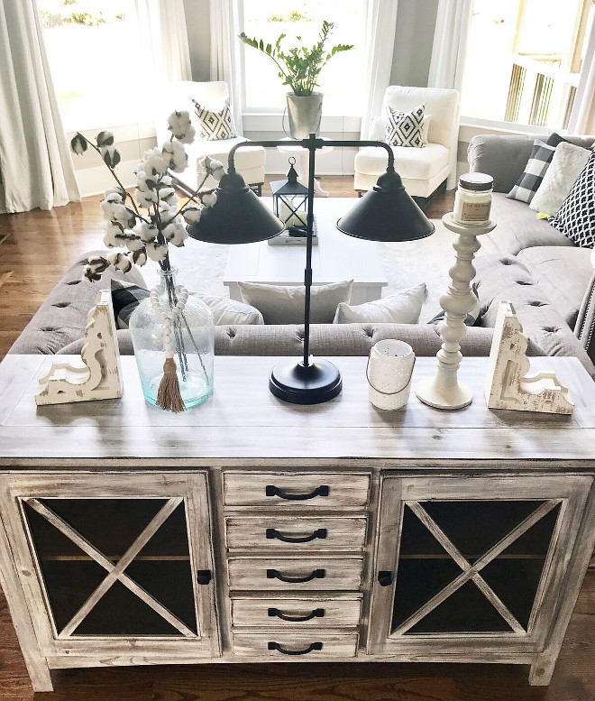 Whitewashed Console Table. Whitewashed Console Table. Whitewashed Console Table. Whitewashed Console Table. Whitewashed Console Table. Whitewashed Console Table #WhitewashedConsoleTable #ConsoleTable Home Bunch Beautiful Homes of Instagram @mygeorgiahouse