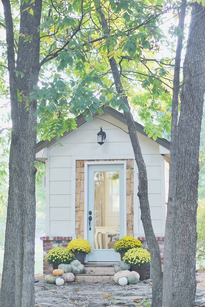 Shed converted into a home office/ craft room. Enchanting Shed converted into a home office/ craft room #Shed #homeoffice #craftroom Home Bunch Beautiful Homes of Instagram @cottonstem
