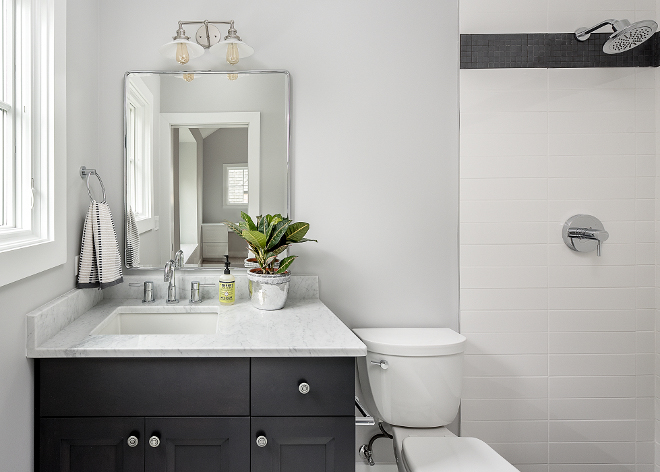 Black and White Farmhouse Bathroom Modern Farmhouse bathroom with black and white color scheme #modernfarmhousebathroom #blackandwhitebathroom