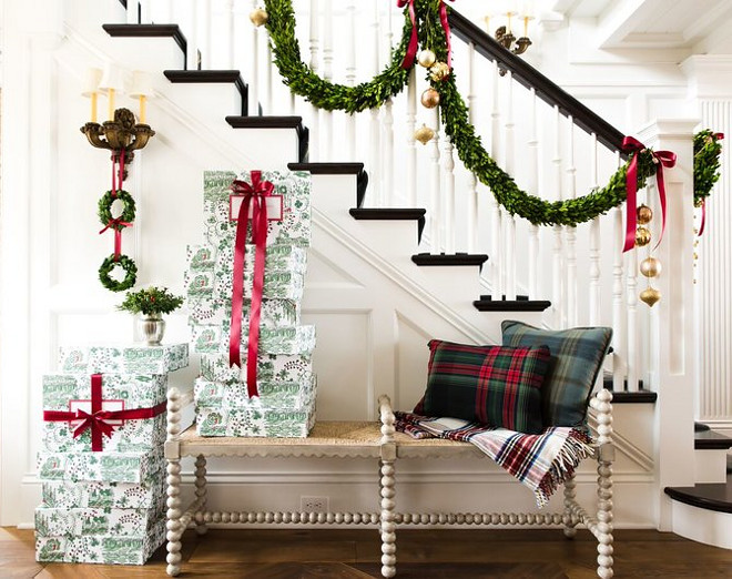 Christmas Foyer Decorating Ideas Really beautiful Christmas Foyer Decorating Ideas #ChristmasFoyerDecoratingIdeas