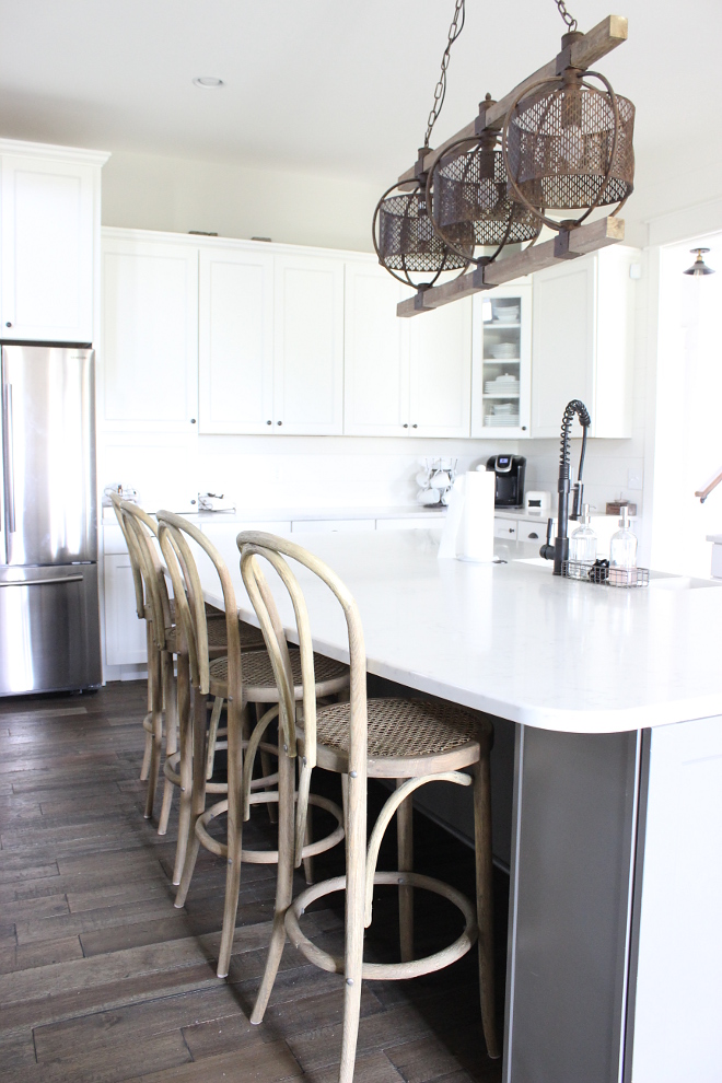 Farmhouse kitchen grey island Gauntlet Gray Sherwin Williams paint color Gauntlet Gray Sherwin Williams #GauntletGraySherwinWilliams Beautiful Homes of Instagram Home Bunch @crateandcottage