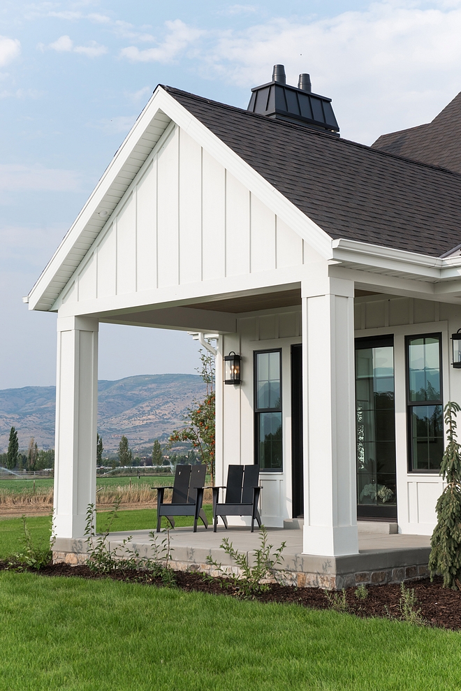 Arctic White by James Hardie Arctic White by James Hardie Best White Exterior for Modern Farmhouses Arctic White by James Hardie Arctic White by James Hardie