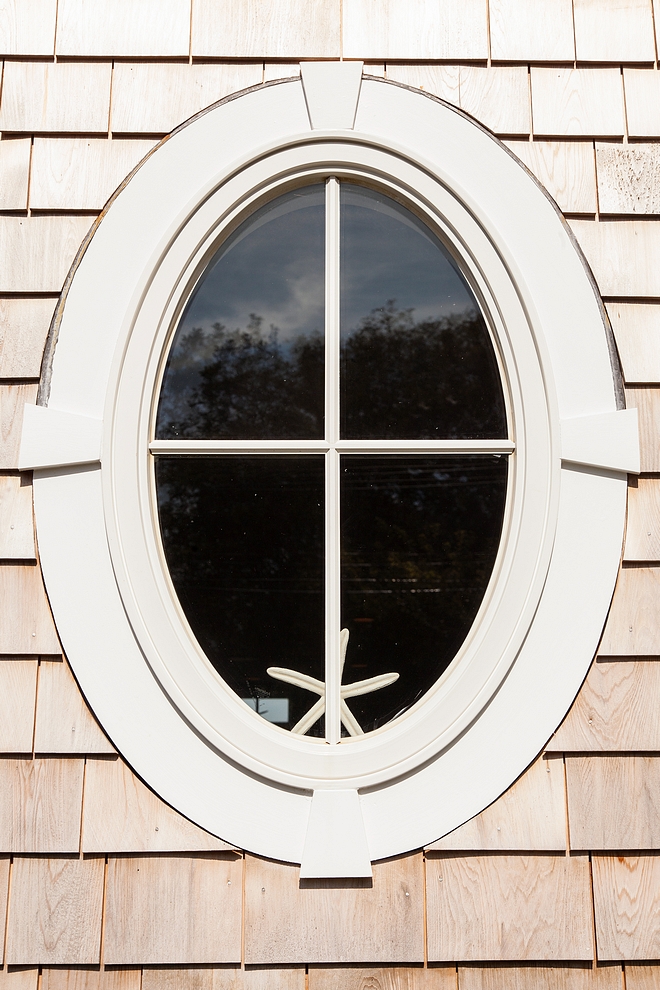 Window trim Dove White by Benjamin Moore Window trim ideas exterior window trim classc window trim Dove White by Benjamin Moore