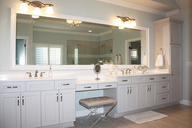 Grey bathroom cabinet