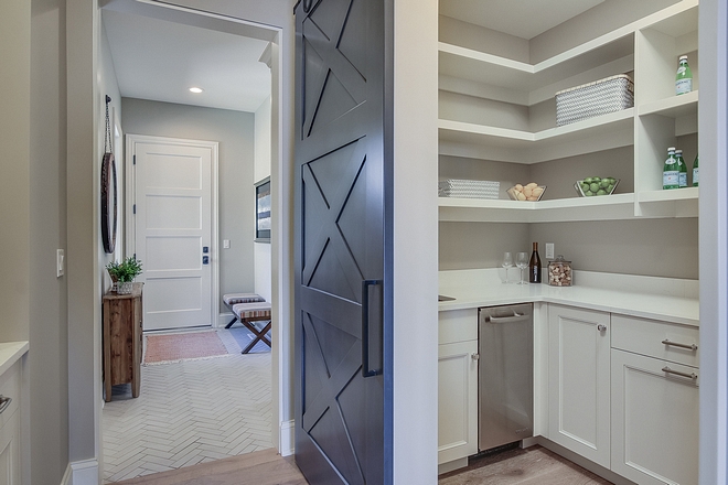 Pantry Pantry is located between mudroom and kitchen This is a smart layout and it makes it easy for groceries and cooking#pantry #layout
