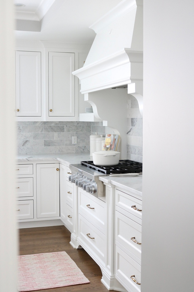 Extra White by Benjamin Moore Crisp White Kitchen Cabinet color Extra White by Benjamin Moore #ExtraWhitebyBenjamin Moore #BenjaminMooreExtraWhite