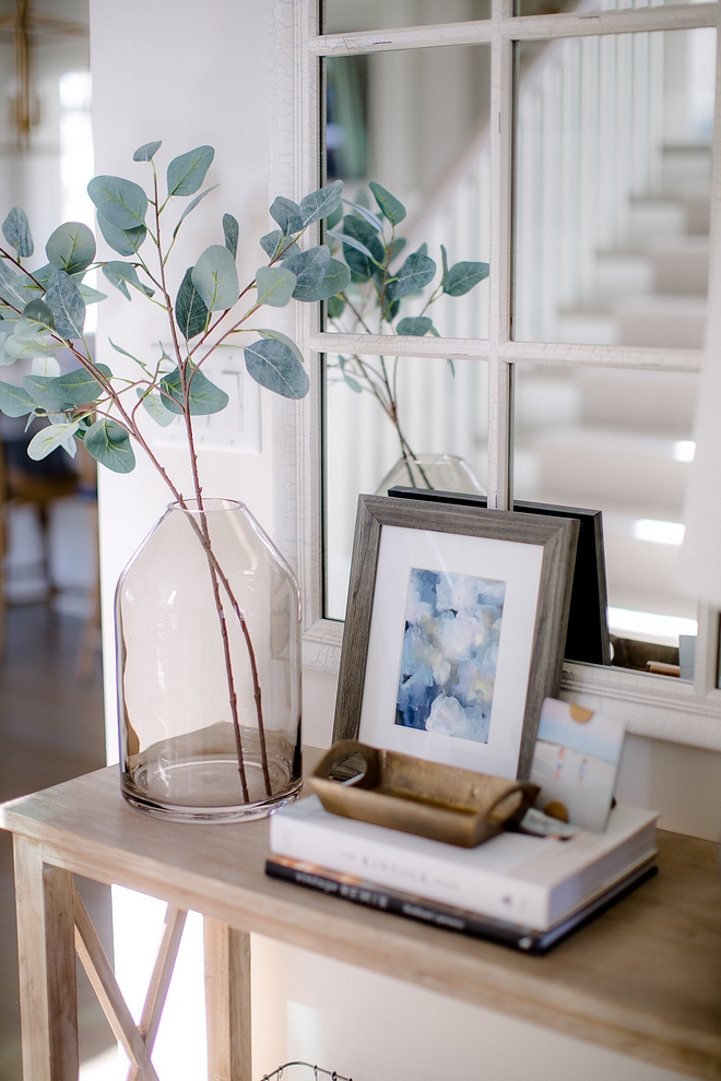 Foyer console table decor easy simple foyer console styling ideas Foyer decor souces on Home Bunch