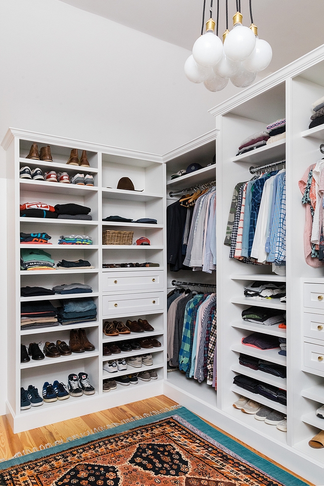 Benjamin Moore Pale Oak OC-20 Closet Wall Paint Color Benjamin Moore Pale Oak OC-20 with Super White Benjamin Moore Cabinet