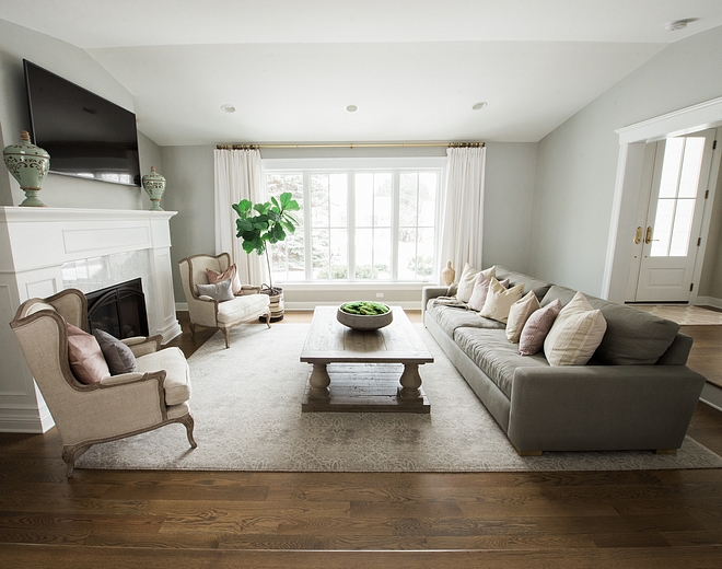 Living Room Furniture arrangment Living Room Furniture Layout Simple Living Room furniture arrangment makes this living room feel inviting and spacious Living Room Furniture arrangment #LivingRoomFurniturearrangment #LivingRoom #Furniturearrangment #LivingRoomFurniture