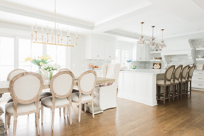 Continuous flooring Oak hardwood floors continue to the dining room and kitchen area #flooring #hardwoodflooring #oakflooring