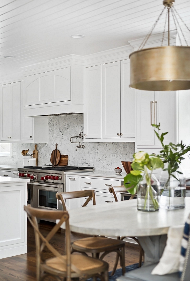 Benjamin Moore White Heron Kitchen paint color white Kitchen paint color Benjamin Moore White Heron #Kitchenpaintcolor #Kitchen #paintcolor #BenjaminMooreWhiteHeron