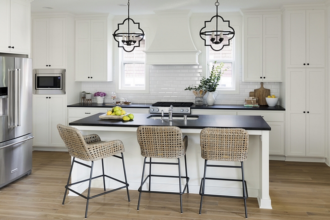 Benjamin Moore White Dove OC-17 Kitchen cabinet Benjamin Moore White Dove OC-17 kitchen wall paint color Benjamin Moore White Dove OC-17 kitchen #BenjaminMooreWhiteDoveOC17 #BenjaminMooreWhiteDove #kitchen #paintcolor #BenjaminMoore #WhiteDove