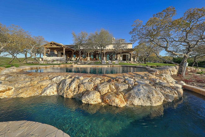 Pool Backyard Farmhouse with Pool backyard #pool #backyard #farmhouse