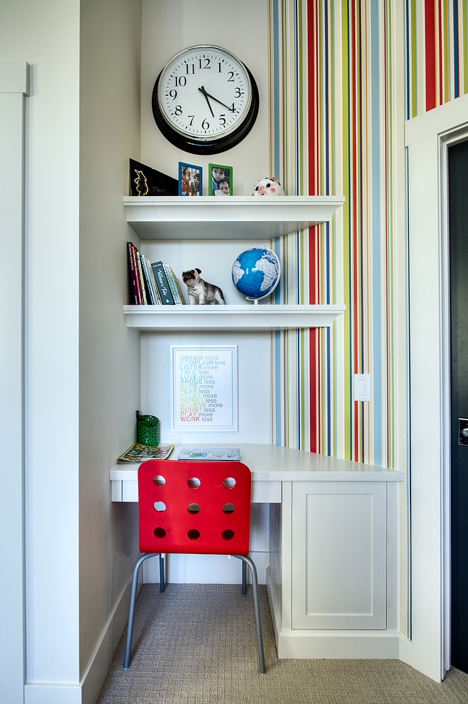 Bedroom Built in Desk Kids bedroom with small corner built in desk abd shelves #kidsbedroom #desk