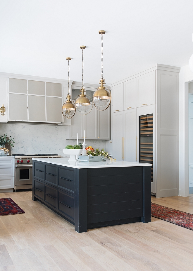 Sherwin Williams SW 6258 TriCorn Black Black Kitchen Island Paint Color Sherwin Williams SW 6258 TriCorn Black #SherwinWilliamsSW6258TriCornBlack #SherwinWilliamsTriCornBlack