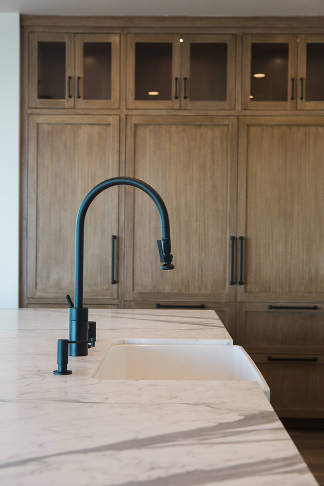 Matte Black Kitchen Faucet Matte Black Kitchen Faucet with farmhouse sink and white marble countertop Kitchen Matte Black Kitchen Faucet #MatteBlackKitchenFaucet