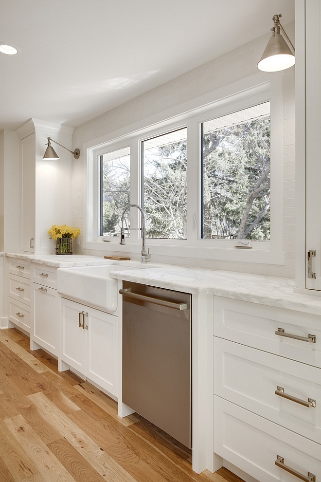 White Dove Kitchen White Dove Benjamin Moore Kitchen Cabinet with Panzonetta marble Benjamin Moore Kitchen Paint Color White Dove Benjamin Moore #WhiteDoveBenjaminMoore #WhiteDoveBenjaminMoorekitchen #WhiteDoveBenjaminMoorekitchencabinet #WhiteDove #BenjaminMoore #paintcolor