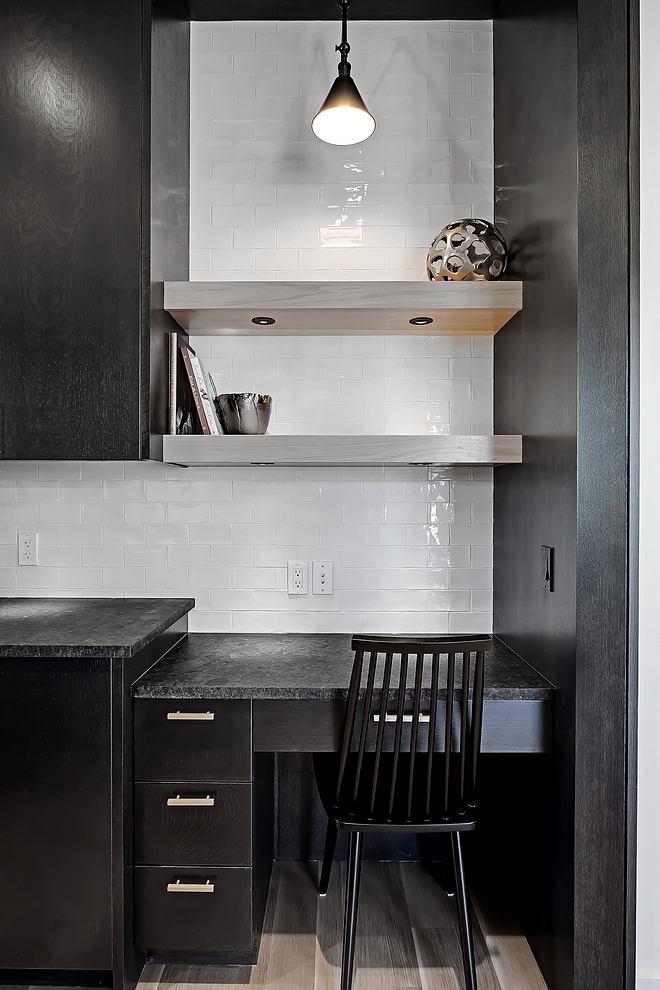 Kitchen Desk The kitchen also features a built-in command center wired for computer and phone #kitchendesk #kitchen #desk