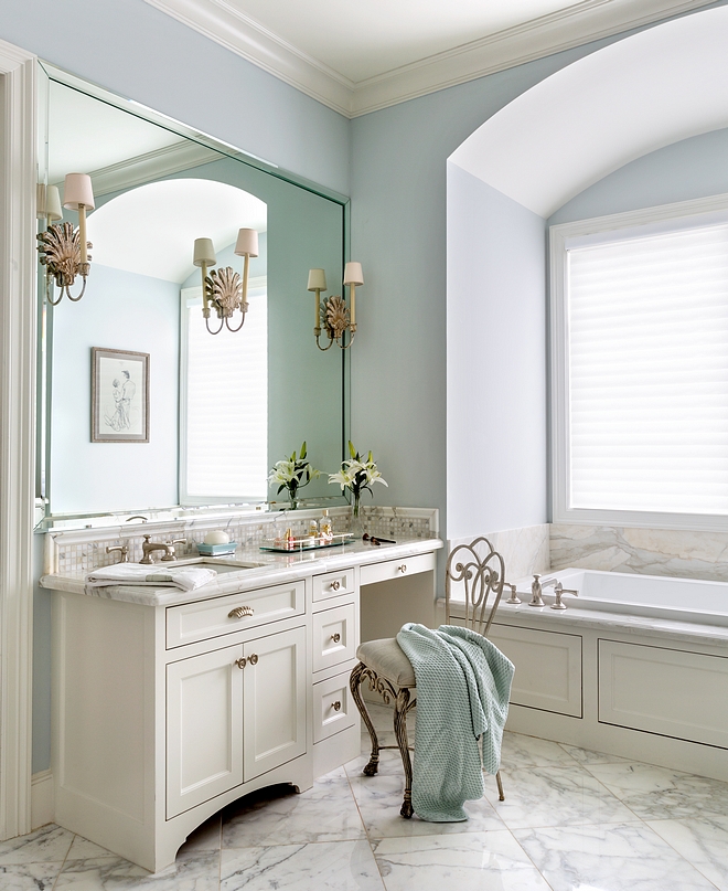 Glass Slipper by Benjamin Moore Paint color Cabinet paint color is Seashell by Benjamin Moore Glass Slipper by Benjamin Moore Blue Bedroom Paint Color Paint color #GlassSlipperBenjaminMoore #Paintcolor #bluepaintcolor #bluebathroom