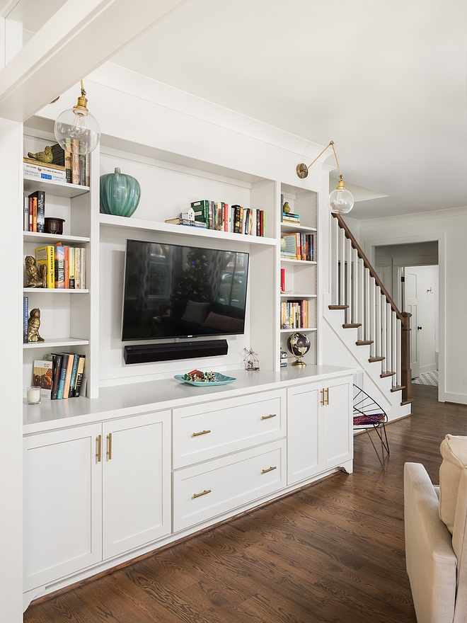 White Dove by Benjamin Moore All paint on interior walls, ceilings, trim and bookshelf built-in color is White Dove by Benjamin Moore #WhiteDovebyBenjaminMoore