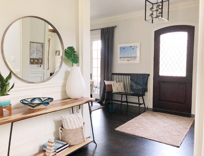 Benjamin Moore Intense White OC-51 Warm White Main Floor Paint Color Benjamin Moore Intense White OC-51 #WarmWhite #MainFloor #PaintColor #BenjaminMooreIntenseWhite #BenjaminMooreOC51