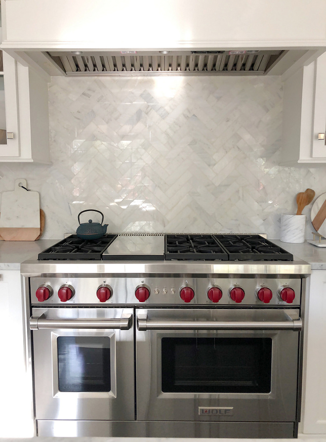 Herringbone marble backsplash Kitchen Herringbone marble backsplash I love the Herringbone marble backsplash because it is barely noticeable It compliments the countertops so nicely without being overbearing Herringbone marble backsplash Kitchen Herringbone marble backsplash #Herringbone #marble #backsplash #Kitchen #Herringbonemarblebacksplash