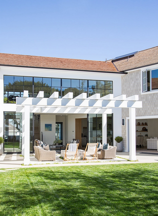 White Pergola Modern Farmhouse with white pergola White Pergola White Pergola #WhitePergola