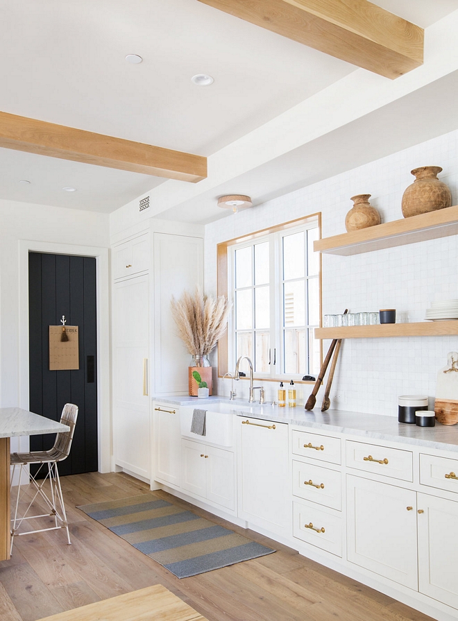 White kitchen with Rift Oak Floating Shelves White kitchen with Rift Oak Floating Shelves White kitchen with Rift Oak Floating Shelves #Whitekitchen #RiftOak #FloatingShelves