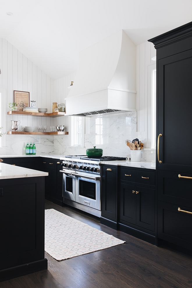 Benjamin Moore Onyx Black Kitchen Cabinet Benjamin Moore Onyx Benjamin Moore Onyx #blackkitchen #blackcabinet #BenjaminMooreOnyx 