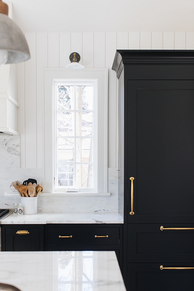 Black kitchen paint color Onyx by Benjamin Moore with white trim and white shiplap painted in Simply White by Benjamin Moore Black kitchen Onyx by Benjamin Moore Onyx by Benjamin Moore #OnyxbyBenjaminMoore #kitchen #BenjaminMoore