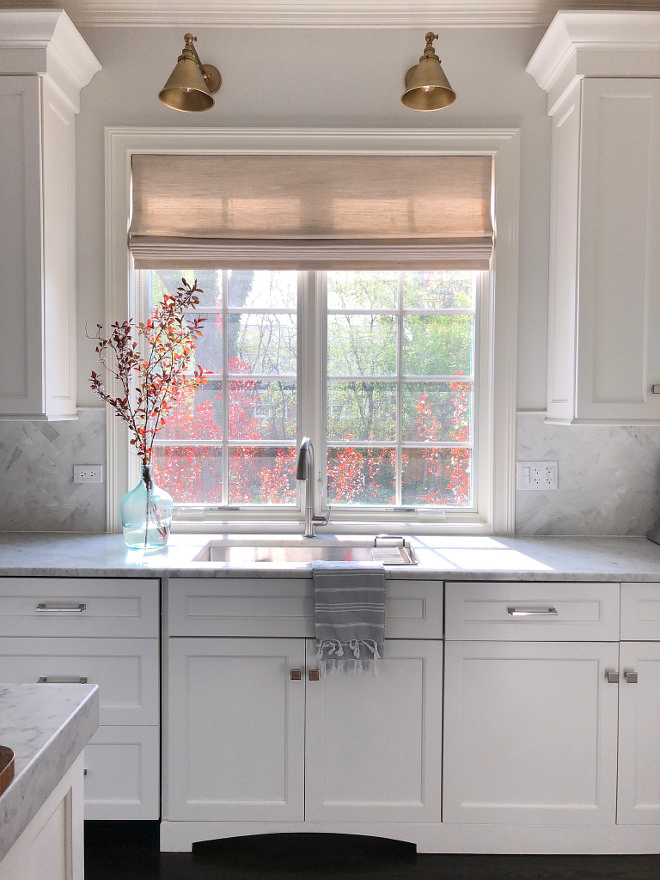 White kitchen with white marble While marble counters are timeless and beautiful, they are extremely fussy and everything has to be prepped with caution White kitchen with white marble #Whitekitchen #whitemarble