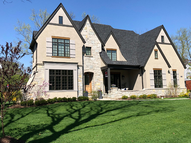 Stucco and Stone Exterior Home Exterior Stucco dark shingle roof and black windows exterior #Stucco #Stuccoexterior #Stuccohomes