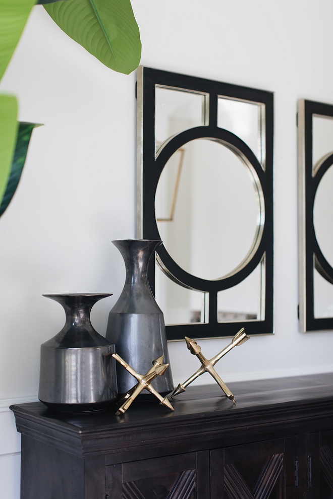 Black mirrors Dining room with black framed mirros #diningroommirror #blackmirrors